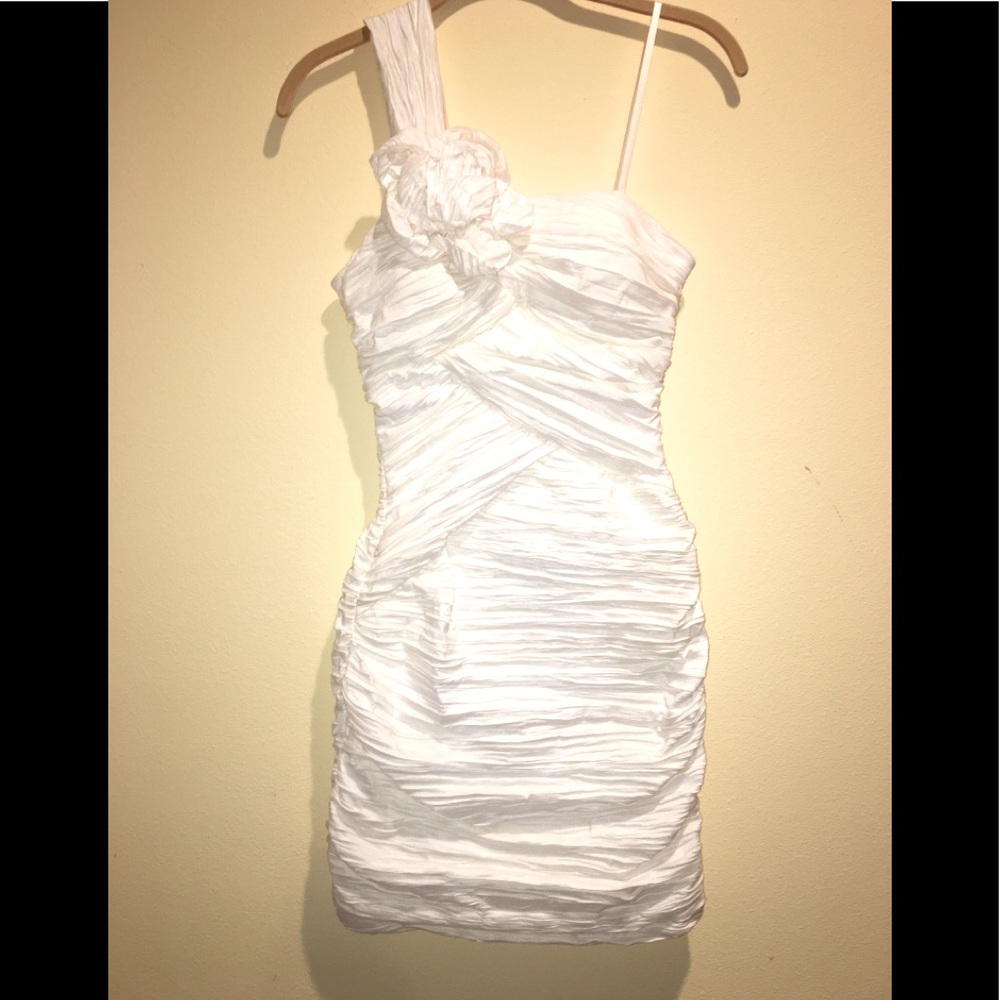 City Triangles white dress. Size 2.